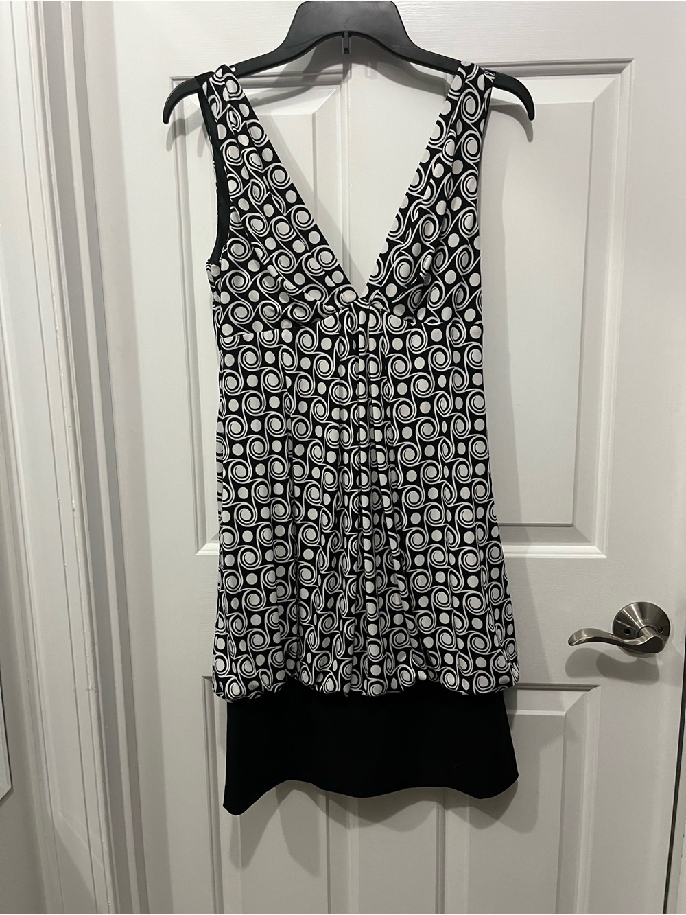AGB Black & White Geometric V-Neck Mini Dress with Layered Hem